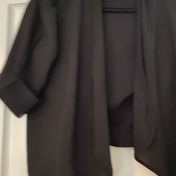 Karen kane light weight cropped jacket in black - Picture 4 of 4